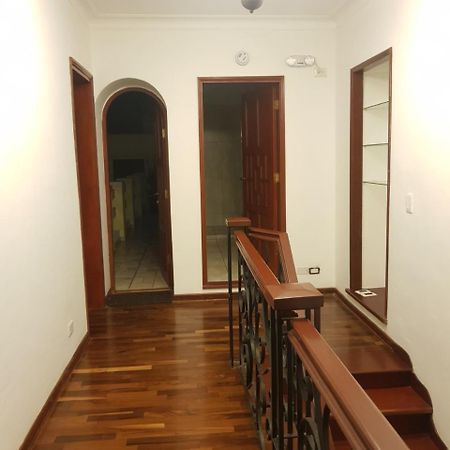 Lima White House Hostel Exterior photo